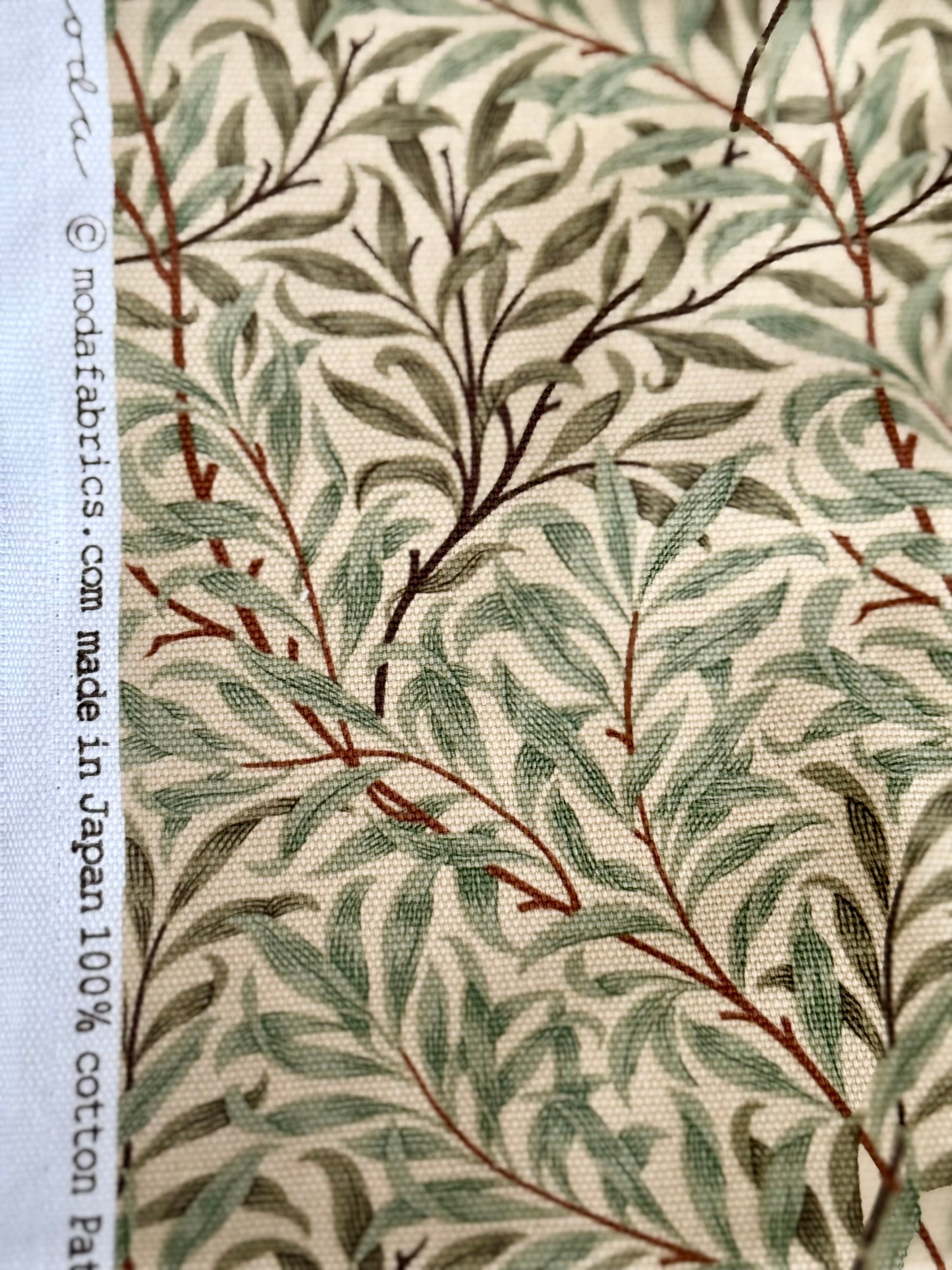 Zippy tessuto Made in Japan - collezione “Best of Morris” di Barbara Brackman
