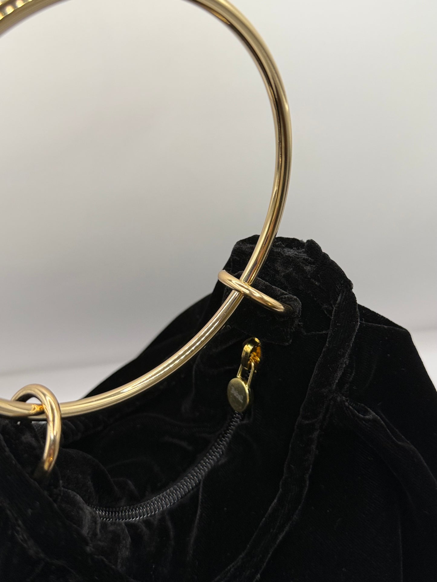 Bond velluto nero - Manico cerchio