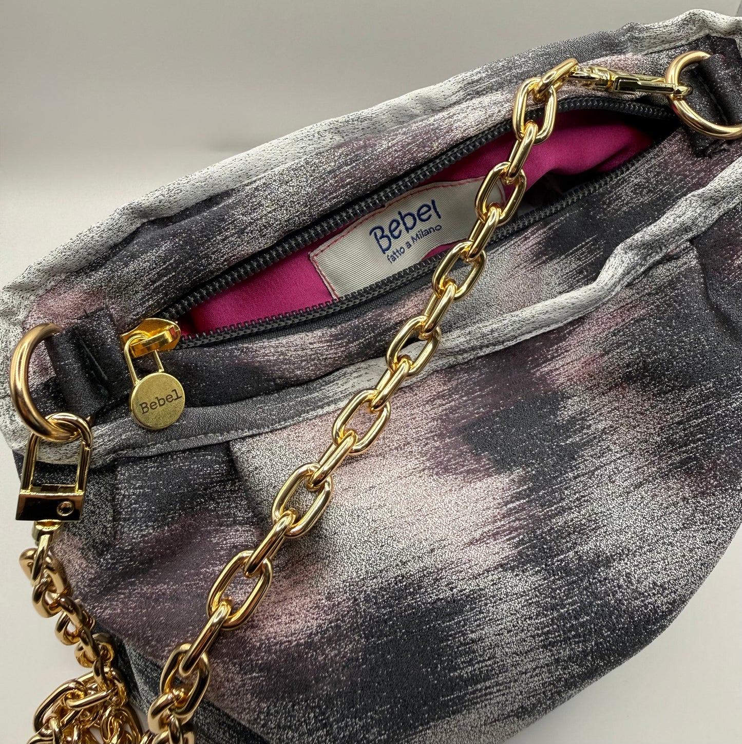 Bignè fantasia grigia con striature fucsia