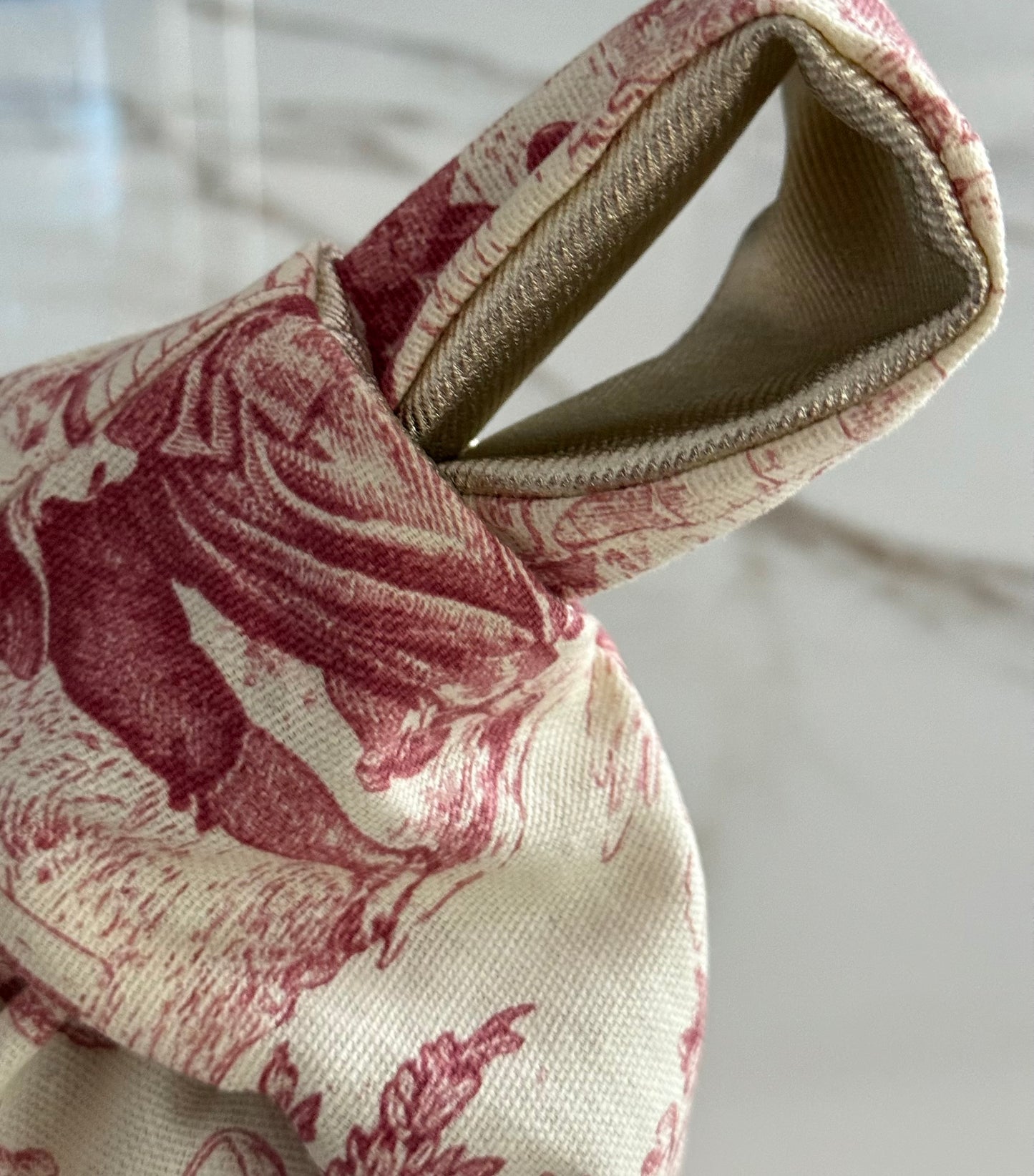 Bond reversibile in jeans oro e toile de jouy rosso