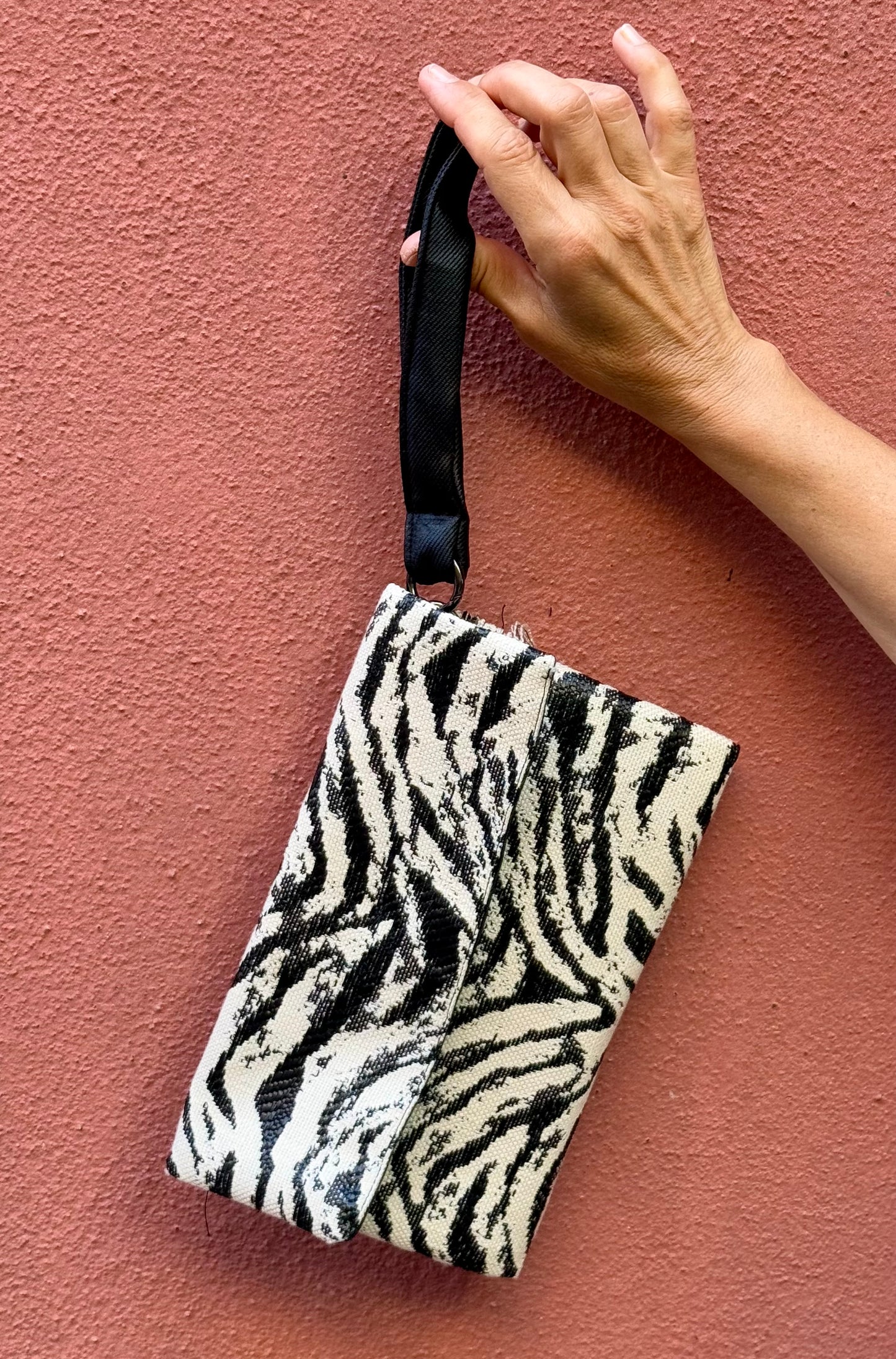 Clutch jacquard bianca e nera