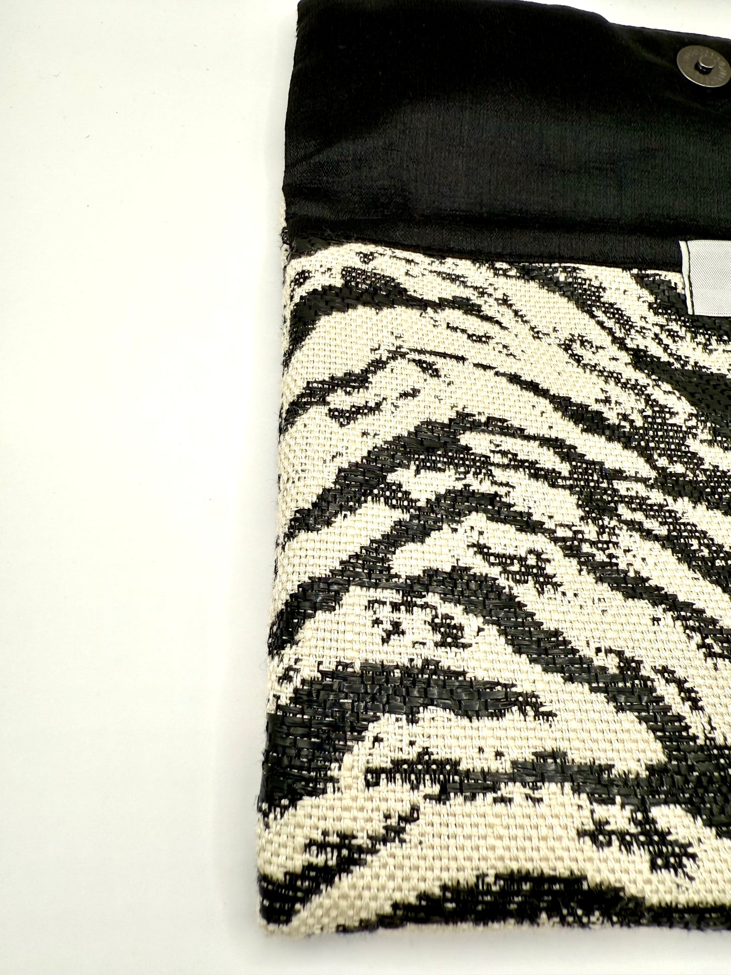 Clutch jacquard bianca e nera