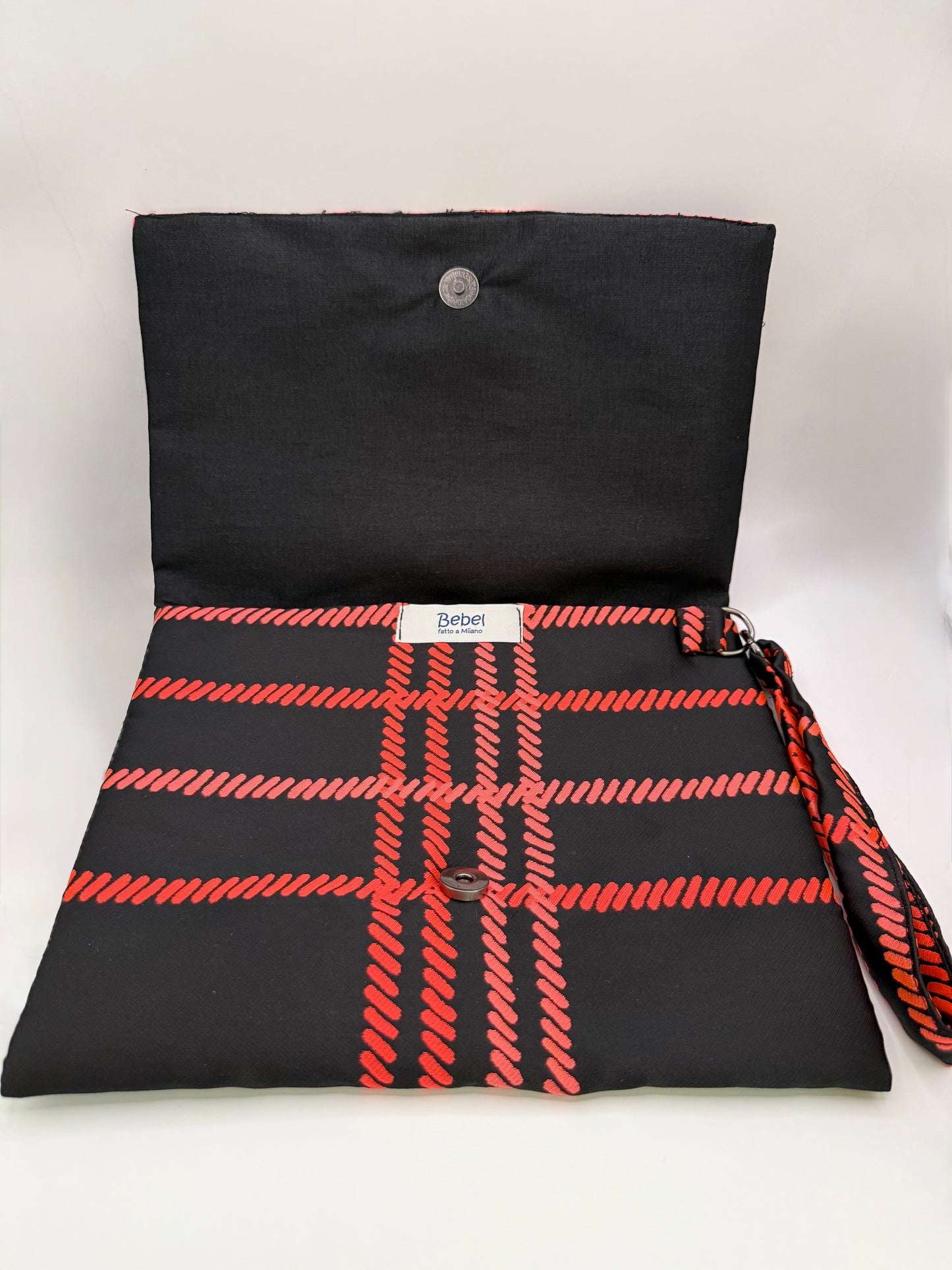 Clutch nero e ciliegia
