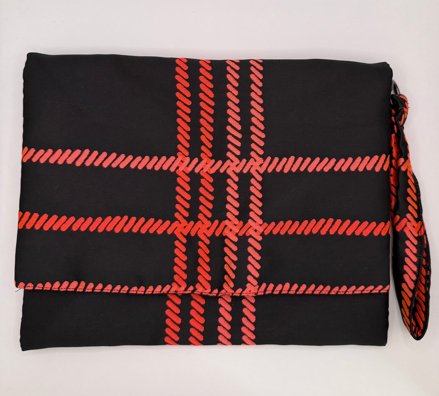 Clutch nero e ciliegia