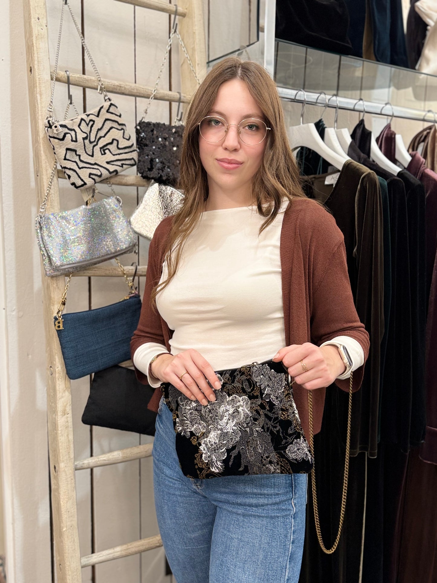 La Poshetta nera in velluto Jacquard a fiori