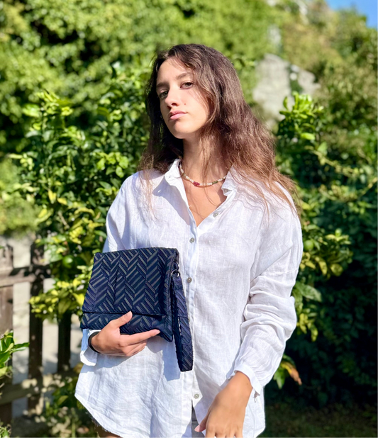 Clutch tessuto jacquard blu e nero