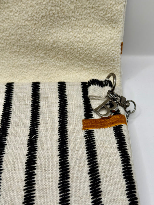Clutch Jacquard a righe bianche e nere