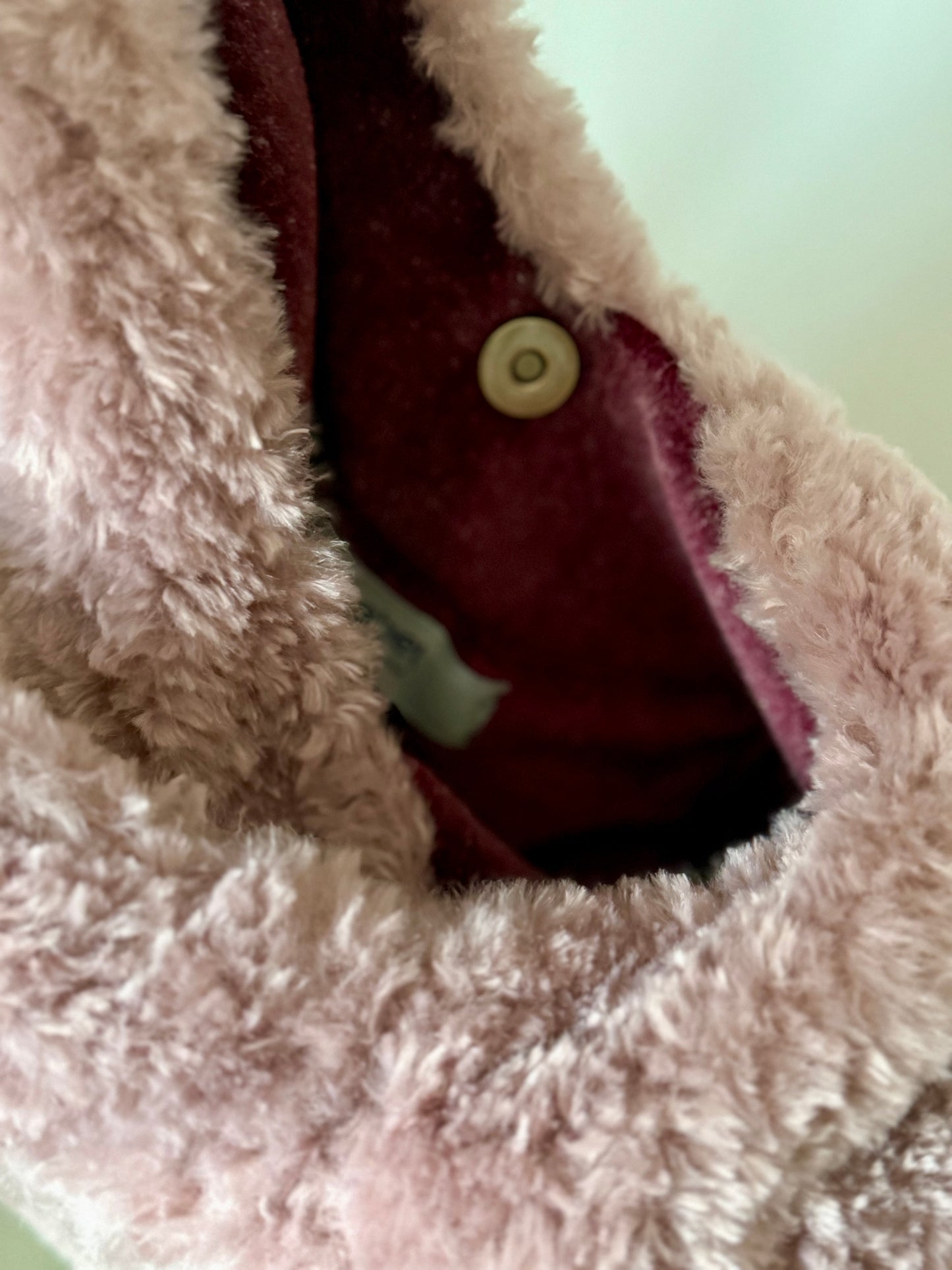 Angie Bag in tessuto di pelo sintetico rosa cipria