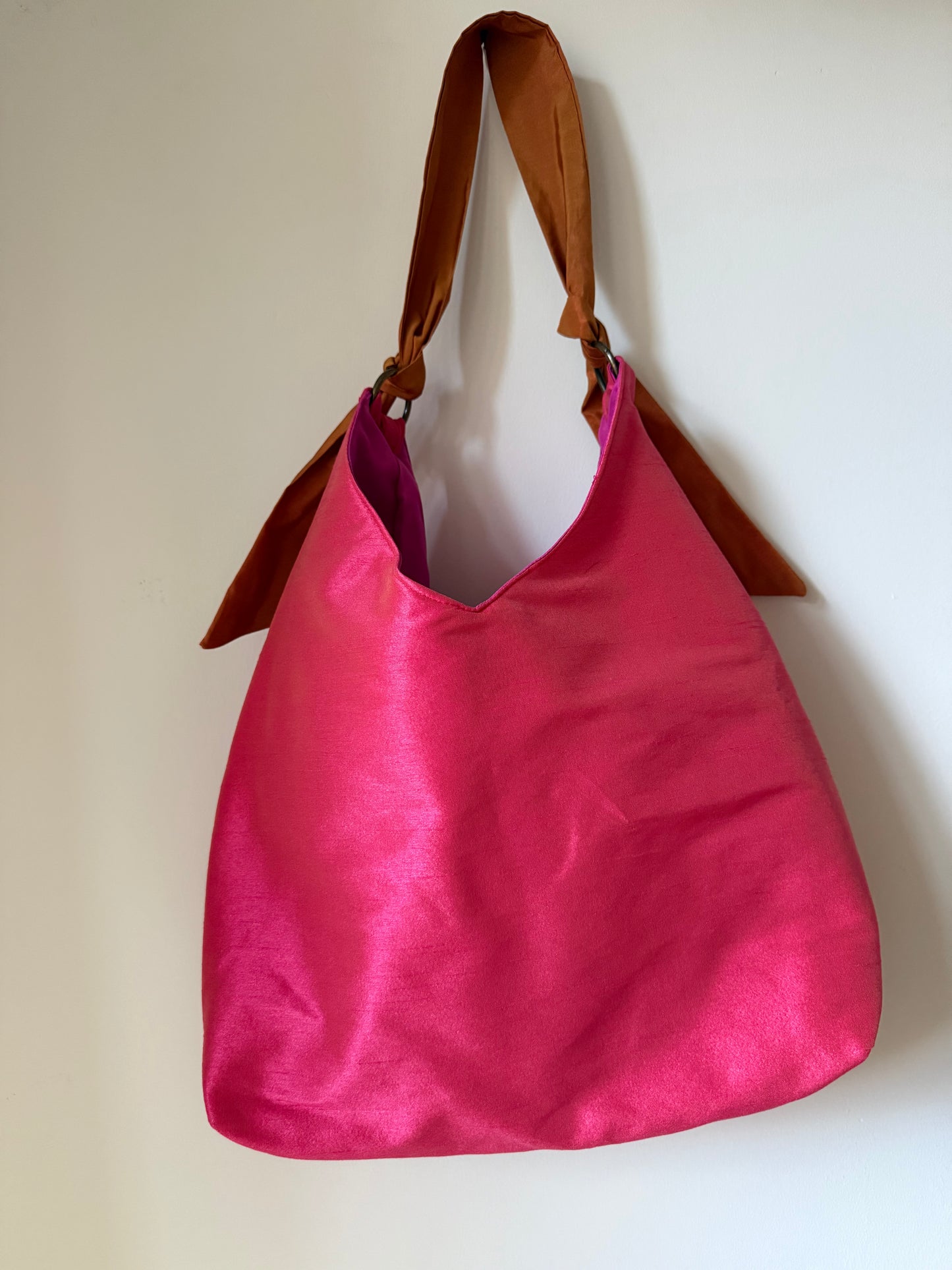 Angie Bag shantung rosa peonia - Manico Twilly  regolabile