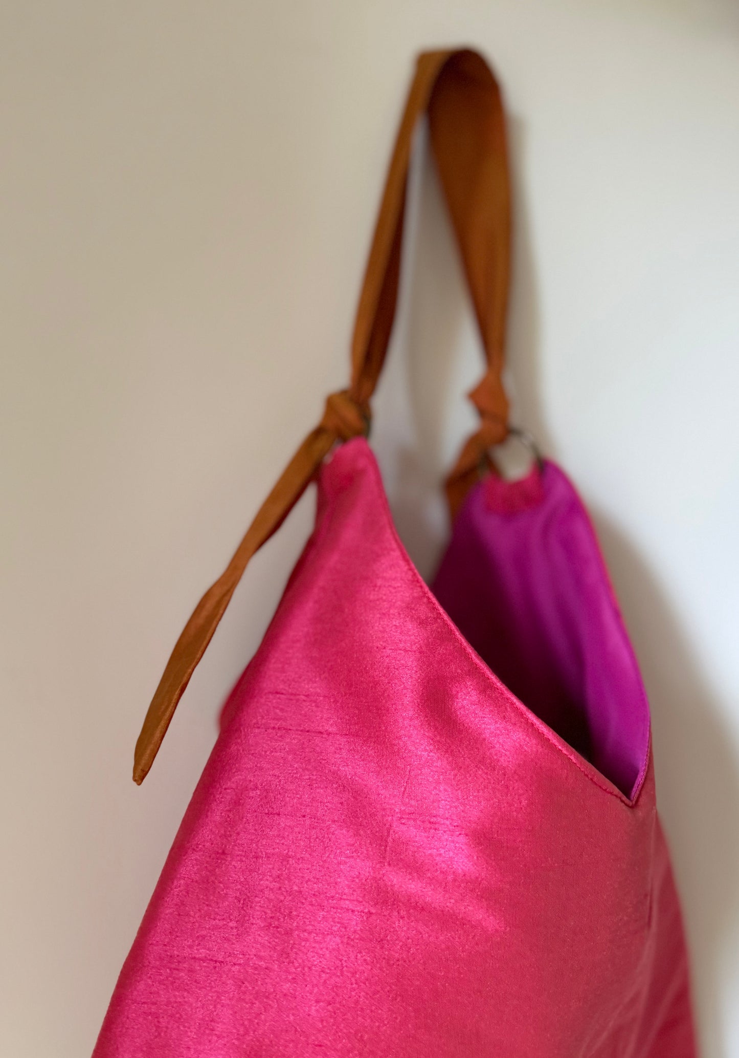Angie Bag shantung rosa peonia - Manico Twilly  regolabile