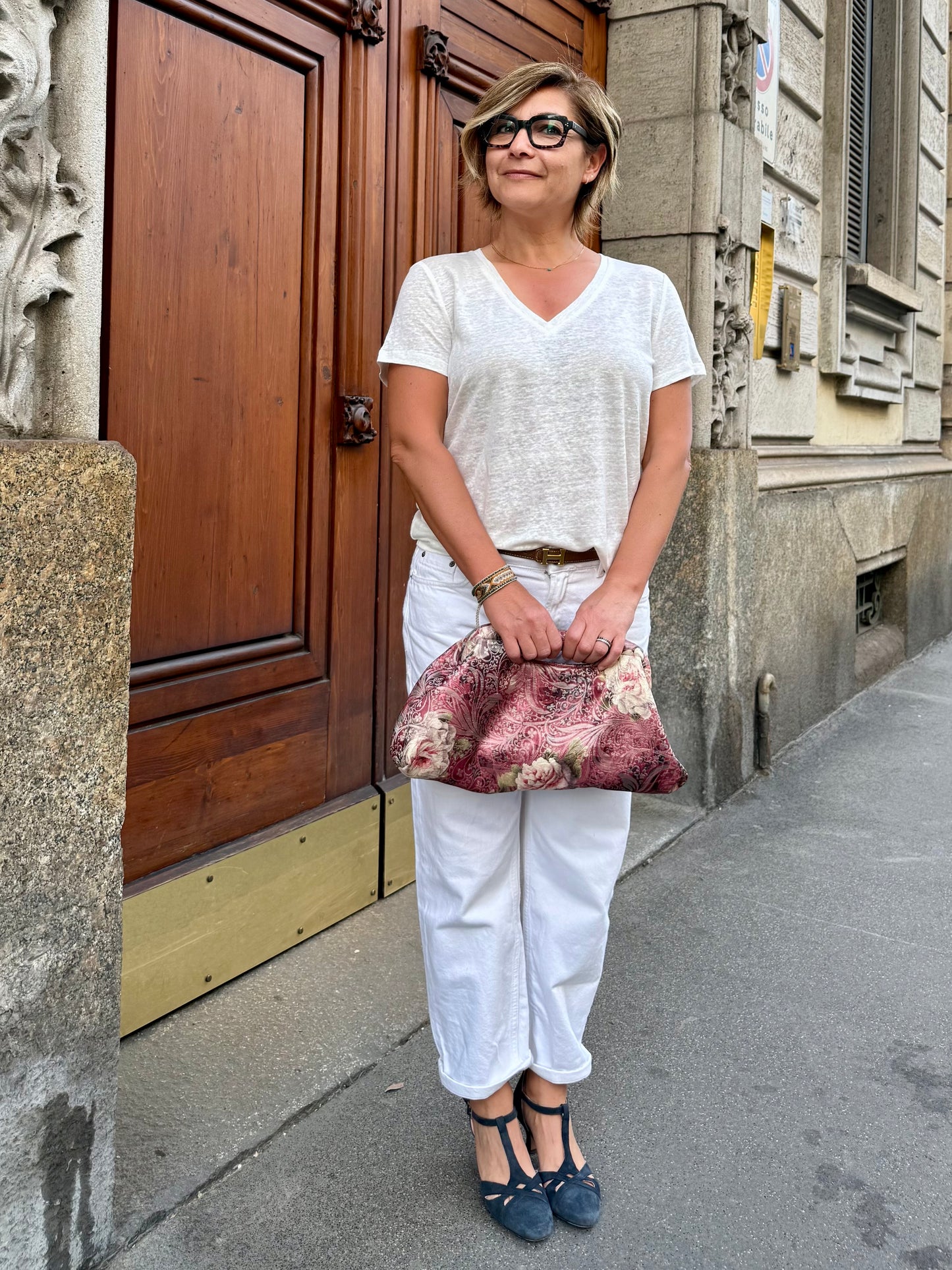 Clutch chiusura a scatto broccato a fiori rosa