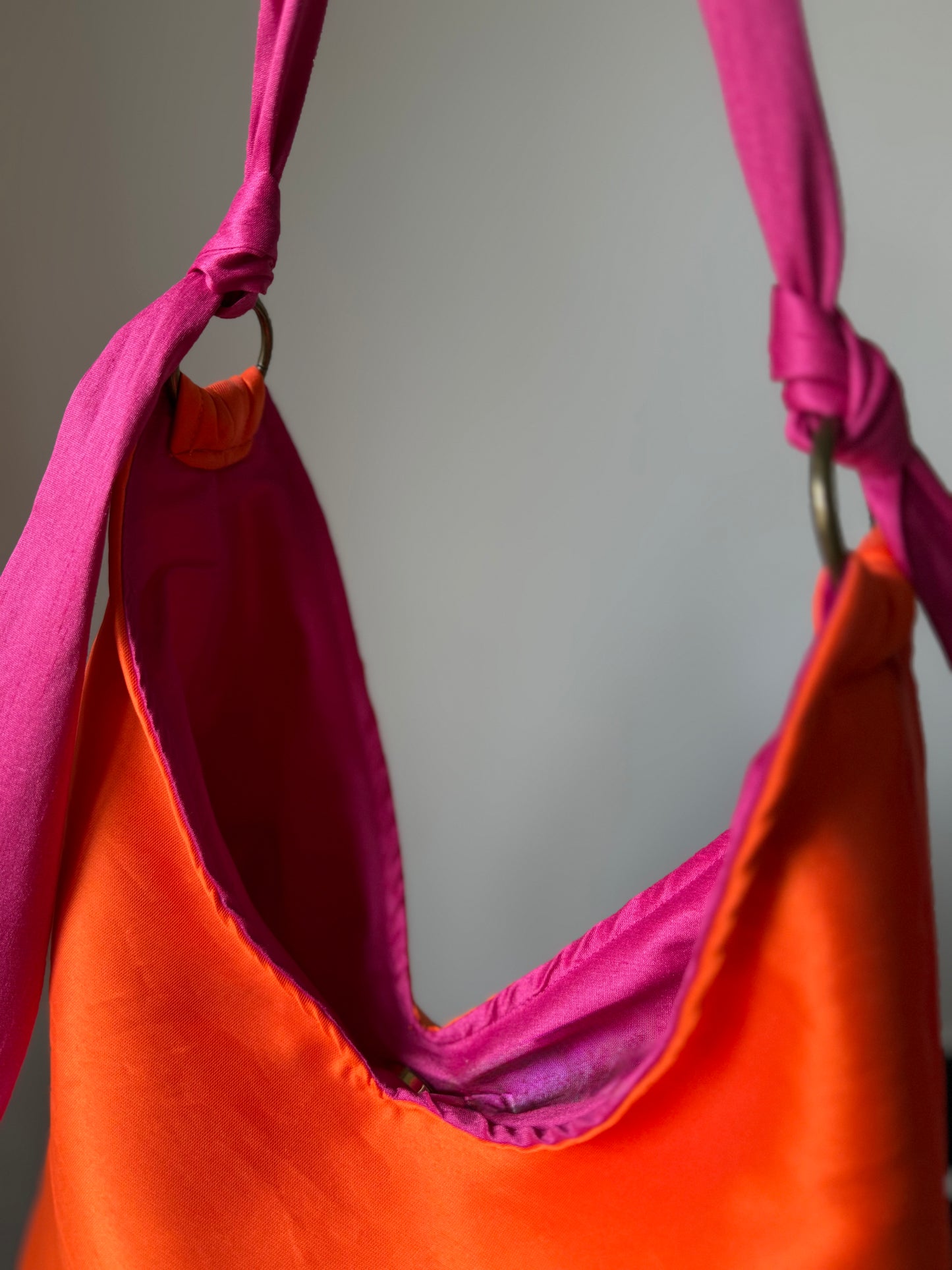 Angie Bag Mikado arancione con manico Twilly ciclamino regolabile
